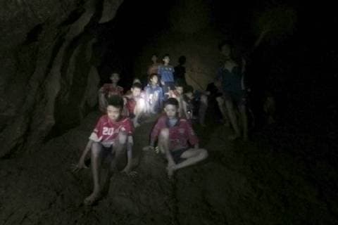 (180703) -- CHIANG RAI (THAILAND), July 3, 2018 () -- Photo provided by Thai Navy Seal shows trapped teenagers in a cave in Mae Sai, Chiang Rai province, northern Thailand, on July 2, 2018. Twelve teenagers and their football coach, trapped in a cave in northern Thailand for nine days, have been found alive on Monday night, Narongsak Osottanakorn, governor of Chiang Rai province said. () THAILAND-CHIANG RAI-MISSING FOOTBALLERS-RESCUE Xinhua 