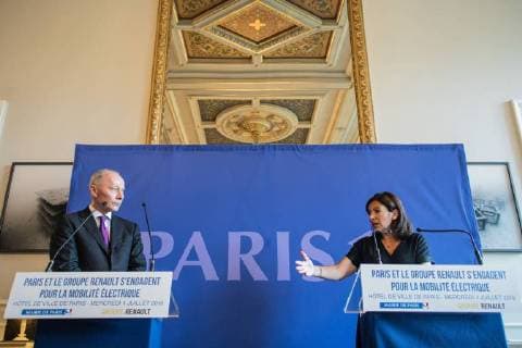 Anne Hidalgo (R), Mayor of Paris, and Thierry Bollore (L), Executive Vice President of the Renault Group, during a joint press conference dedicated to the development of electric mobility in Paris, on July 4th, 2018. Renault replaces Autolib following the end of the partnership with the Paris City Hall.  Copyright: xAurelienxMorissardx
