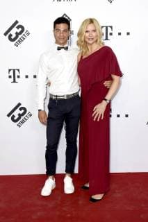 Giliardi de Camargo und Veronica Ferres bei der 19. Verleihung des 13th Street Shocking Short Award 2018 auf dem 36. Filmfest München 2018 in der Alten Akademie. München, 04.07.2018