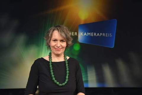 Entertainment Bilder des Tages Die Ehrenpreisträgeri, die isländische Kamerafrau Birgit Gudjonsdottir posiert am 07.07.2018 in Köln bei einem Fototermin zur Verleihung des 28. Deutschen Kamerapreis in Köln.