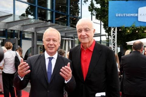 Entertainment Bilder des Tages News Bilder des Tages WDR Intendant Tom Buhrow und der ehemalige WDR Intendant Fritz Pleitgen , l-r, posiert am 07.07.2018 in Köln bei einem Fototermin zur Verleihung des 28. Deutschen Kamerapreis in Köln.