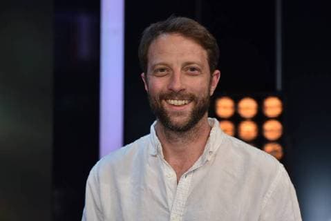 Preisträger Michael Kotschi, Kamera für Fremde Tochter (Fernsehfilm) posiert am 07.07.2018 in Köln bei einem Fototermin zur Verleihung des 28. Deutschen Kamerapreis in Köln.