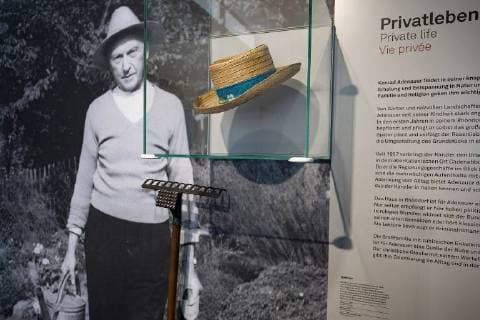 In einer Ausstellung in der Gedenkstaette des Bundes in Bad Honnef Rhoendorf bei Bonn koennen Besucher den Erfindungsreichtum des ersten Bundesknazlers der Bundesrepublik Deutschland EDITORIAL USE ONLY
