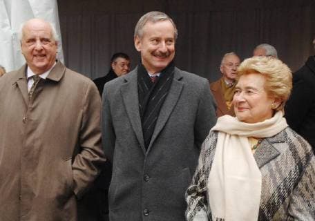 20080128, BRUSSELS, BELGIUM : From L-R, businessman and former EU commissioner Etienne Davignon, Vice-Chairman of European Commission Siim Kallas of Estonia and Antoinette Spaak daughter of Paul Henri Spaak, attend the ceremony for the inauguration of a monument dedicated to Paul-Henri Spaak, at Brussels Horta square, near Brussels South railway station. Paul-Henri Spaak is a major Belgian and European politician, former Belgian Prime Minister, former chairman of CECA (European Community of steel and coal) assembly, former general secretary of NATO and father of European Rome treaties, he died in 1972. HERWIGxVERGULT  x8385485x