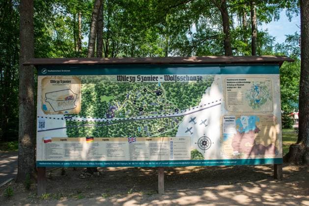 Adolf Hitlers Kriegsquartier Wolfsschanze im Wald Goerlitz der Stadt Ketrzyn in Polen (Foto vom 18.06.2018). Foto: Lageplan. Wolfsschanze war der Tarnname fuer ein militaerisches Lagezentrum des Fuehrungsstabes der deutschen Wehrmacht und eines der Fuehrerhauptquartiere waehrend des Zweiten Weltkrieges in der Naehe von Rastenburg (heute Ketrzyn) in Ostpreussen, im heutigen Polen. Adolf Hitlers Kriegsquartier Wolfsschanze *** Wolfsschanze in the forest Goerlitz of the city Ketrzyn in Poland Photo of 18 06 2018 Photo Location Wolfsschanze was the code name for a military situation center of the commanding staff of the German Wehrmacht and one of the Fuehrer headquarters during the Second World War near Rastenburg today Ketrzyn in Ostpreussen im todays Poland Adolf Hitlers war quarter Wolfsschanze Copyright: epd-bild HeikexLyding EDITORIAL USE ONLY
