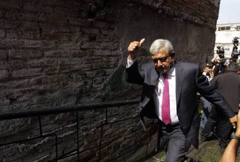 News Bilder des Tages The incoming president of Mexico, Andres Manuel Lopez Obrador, arrives at his campaign home, in Mexico City, Mexico, 11 July 2018. Obrador announced the first reforms that will lead to the Legislative to achieve the so-called fourth transformation of the country, which include the elimination of the presidential jurisdiction and the revocation of the educational reform. After meeting with elected legislators from his coalition, the leader of the National Regeneration Movement (Morena), he established 12 possible reforms to the legal framework that will be promoted by the Executive Branch after he assumes the Presidency on December 1. Lopez Obrador announces his first bills to transform Mexico !ACHTUNG: NUR REDAKTIONELLE NUTZUNG!  Copyright: xSashenkaxGuitierrezx CMX01 20180711-636669481965571097