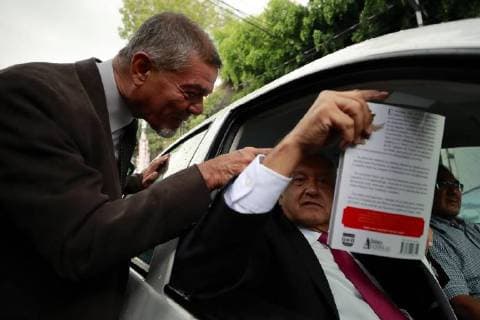 The future president of Mexico, Andres Manuel Lopez Obrador, arrives to a meeting with candidates for deputies and elected mayors of the Juntos haremos historia (Lit. Together we will make history) coalition in Mexico City, Mexico, on 11 July 2018. Hours before Obrador announced the first reforms that will take the Legislative to achieve the so-called fourth transformation of the country, which include the elimination of the presidential jurisdiction and the revocation of the educational reform. Lopez Obrador announces his first plans to transform Mexico !ACHTUNG: NUR REDAKTIONELLE NUTZUNG!  Copyright: xJoséxMéndezx MEX03 20180712-636669581238375946