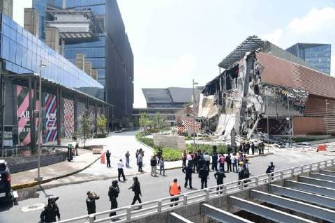 July 12, 2018 - EUM20180712ACT04.JPG.CIUDAD DE MEXICO. CollapseDerrumbe-CDMX.- 12 de julio de 2018. Aspectos del derrumbe parcial en la Plaza Comercial Artz en Periferico, a la altura de la colonia Pedregal sur, delegacion Ãlvaro Obregon. No se reportan lesionados ni fallecidos. Foto: Agencia EL UNIVERSALFrancisco RodriguezEELG Copyright: xElxUniversalx