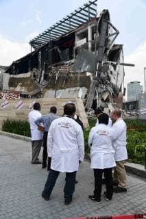 July 12, 2018 - EUM20180712ACT08.JPG.CIUDAD DE MEXICO. CollapseDerrumbe-CDMX.- 12 de julio de 2018. Aspectos del derrumbe en la Plaza Comercial Artz en Periferico, a la altura de la colonia Pedregal sur, delegacion Ãlvaro Obregon. Elementos de Proteccion Civil, de la policia capitalina y de Servicios Periciales realizan trabajos en la zona. No se reportan lesionados ni fallecidos. Foto: Agencia EL UNIVERSALFrancisco RodriguezEELG Copyright: xElxUniversalx