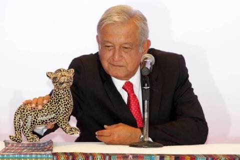 July 12, 2018 - EUM20180712NAC39.JPG.CIUDAD DE MEXICO.- Transition Transicion-AMLO.- Andres Manuel Lopez Obrador, virtual presidente de Mexico y Manuel Velasco, en conferencia al termino de la reunion que sostuvo con gobernadores de todo el pais, en el Colegio de Ingenieros Civiles, este jueves 12 de julio de 2018. Foto: Agencia EL UNIVERSAL Carlos Mejia RCC. Copyright: xCarlosxMejia ElxUniversalx