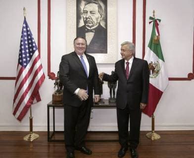 Mike Pompeo zu Gast in Mexiko The elected president of Mexico, Andres Manuel Lopez Obrador (R), greets US Secretary of State, Mike Pompeo (L), before a meeting in Mexico City, Mexico, 13 July 2018. Lopez Obrador delivered to the US delegation led by Secretary of State, Mike Pompeo, a proposal of bases of understanding on the pillars of the bilateral relationship, including trade and security. Obrador delivers Pompeo proposal on pillars of bilateral relationship !ACHTUNG: NUR REDAKTIONELLE NUTZUNG!  Copyright: xMarioxGuzmanx MX01 20180713-636671162234595723