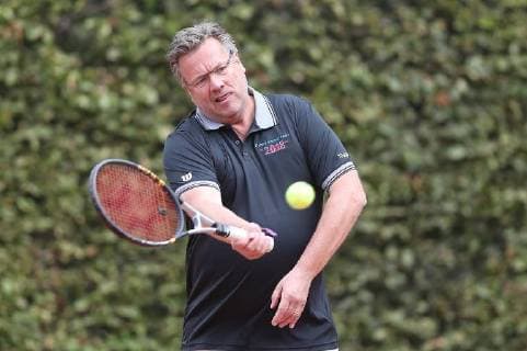 Tennisduell Politik gegen Wirtschaft Robert Andreas Hesse Braunschweig