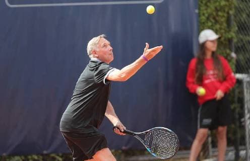Tennisduell Politik gegen Wirtschaft Ruediger Schmidt Braunschweig