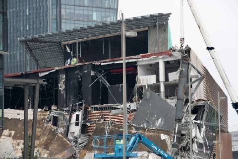 July 14, 2018 - EUM20180714SOC09.JPG.CIUDAD DE MEXICO. CollapseDerrumbe-CDMX.- 14 de julio de 2018. Inician los trabajos de mitigacion en la Plaza Artz en Periferico, a la altura de la colonia Pedregal sur, a tres dias de que se registrara un derrumbe parcial. Foto: Agencia EL UNIVERSALAriel OjedaEELG Copyright: xElxUniversalx