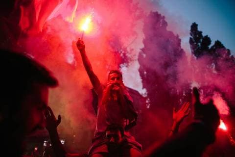 15.07.2018 - Kroatische Fussballfans feiern in München zweiten Platz der kroatischen Nationalmannschaft bei der Weltmeisterschaft in Russland. Unter anderem werden Fahnen der faschistischen Utascha Bewegung gezeigt und Parolen gerufen. Rund um die kroatische Nationalmannschaft kam es im Verlauf der Weltmeisterschaft zu zahlreichen Skandalen um faschistische Bezüge. Copyright: xMichaelxTrammerx