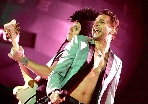 BRU32 - - ANTWERP, BELGIUM: Dave Gahan, singer of British synth rock band Depeche Mode, performs during a concert at the Antwerp Sportpaleis, Sunday 29 January 2006.  x3838038x
