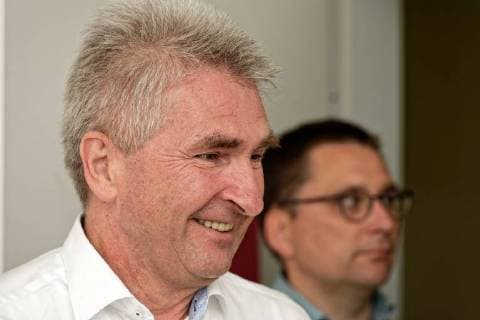 Pressefrühstück zum Gründerpreis 2017 beim Startup IOX LAB. Im Bild NRW-Wirtschafts- und Digitalminister Prof. Dr. Andreas Pinkwart, der das Startup IOX LAB, Gründerpreis-Gewinner 2017, besucht. Begleitet wurde er von dem NRW.Bank-Vorsitzenden Eckhard Forst sowie Prof. Dr. Christine Volkmann, UNESCO-Lehrstuhlinhaberin für Entrepreneurship der Bergischen Universität Wuppertal und Jury-Vorsitzende des Gründerpreises NRW. Düsseldorf Nordrhein-Westfalen Deutschland