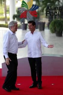 Mexican President Enrique Pena Nieto (R) welcomes the Uruguayan President Tabare Vazquez (L) during the 13th Summit of the Pacific Alliance in Puerto Vallarta, Mexico, 24 July 2018. The Summit is being held this July 23 and 24 in the resort of Puerto Vallarta, in the Mexican Pacific. 13th Summit of the Pacific Alliance, in Mexico !ACHTUNG: NUR REDAKTIONELLE NUTZUNG!  Copyright: xJosexMendezx MEX01 20180724-636680544442940630