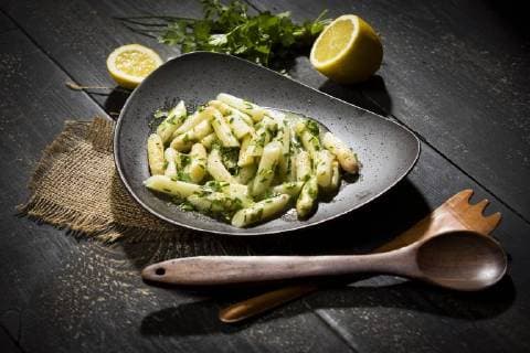 Asparagus salad with chives, parsley and vinaigrette  MAEF12656