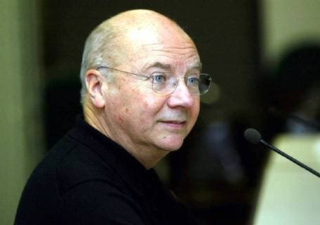 BRU32 - - LIEGE, BELGIUM: Jacques Gaillot, French Bishop of the virtual diocese Partenia, talks to the press, Thursday 25 November 2004 in Liege. MICHELxKRAKOWSKI  x2408768x