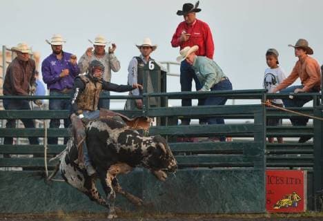 July 28, 2018 - Bonnyville, Canada - Bull rider, Jacob Gardner from Fort St. John, BC, in action during the opening day of Bonnyville Pro Rodeo 2018..On Friday, July 27, 2018, in Bonnyville, Alberta, Canada. Bonnyville Canada - ZUMAn230 20180728_zaa_n230_037 Copyright: xArturxWidakx