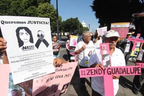 News-Bilder des Tages July 29, 2018 - EUM20180729NAC04.JPG.PUEBLA, Pue.- Protest Protesta-Puebla.-29 de julio 2018.- Familiares y ciudadanos marcharon nuevamente este domingo por calles del centro de esta capital, en protesta por la muerte de Zendy Guadalupe Flores, estudiante de 16 anos que fue asesinada el pasado 11 de julio. Exigen el esclarecimiento del feminicidio. Foto: Agencia EL UNIVERSAL RCC.  - ZUMAu78_ 20180729_zaf_u78_061 Copyright: xOmarxContrerasx