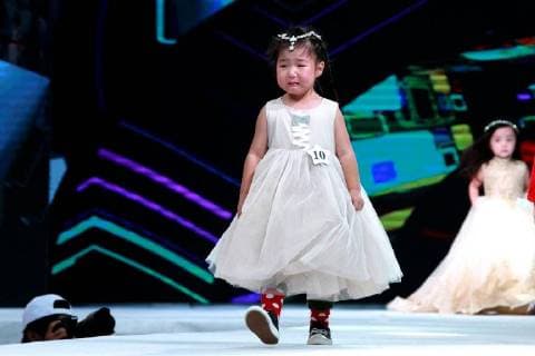 July 30, 2018 - Zhengzh, Zhengzh, China - Zhengzhou, CHINA-The kid model contest is held in Zhengzhou, central China s Henan Province. Zhengzh China  - ZUMAs145 20180730_zaa_s145_188 Copyright: xYuanxXiaoqiangx