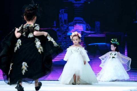 Kid model contest held in Central China The kid model contest is held in Zhengzhou, central China s Henan Province. CHINA OUT Zhengzhou Zhengzhou China  YuanxXiaoqiang
