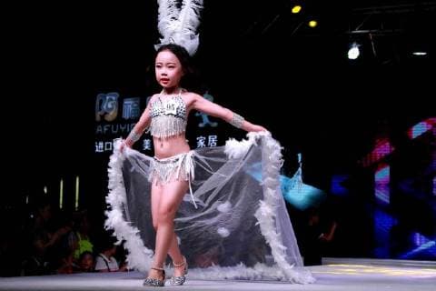 Kid model contest held in Central China The kid model contest is held in Zhengzhou, central China s Henan Province. CHINA OUT Zhengzhou Zhengzhou China  YuanxXiaoqiang