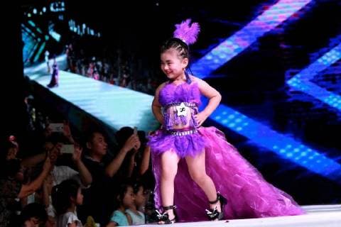 Kid model contest held in Central China The kid model contest is held in Zhengzhou, central China s Henan Province. CHINA OUT Zhengzhou Zhengzhou China  YuanxXiaoqiang
