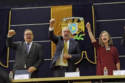 News Bilder des Tages July 30, 2018 - EUM20180730NAC03.JPG .CIUDAD DE MEXICO. AniversaryMovimiento estudiantil.- Enrique Graue Wiechers (centro), rector de la Universidad Nacional Autonoma de Mexico (UNAM); Leonardo Lomeli Vanegas, secretario general (izq.); y Monica Gonzalez, abogada general de la maxima casa de estudios; durante la ceremonia por el 50 aniversario del movimiento estudiantil de 1968, este 30 de julio de 2018. Foto: Agencia EL UNIVERSALGerman EspinosaEELG Copyright: xElxUniversalx