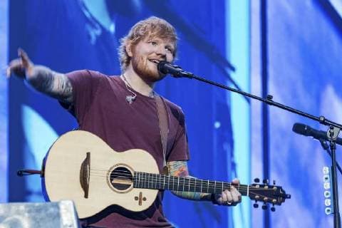 BRD, 2018-07-30: MUSIK PORTRAIT KONZERT - DER MUSIKER ED SHEERAN BEI SEINEM AUFTRITT IM RESTLOS GEFUELLTEN OLYMPIAPARK MUENCHEN ; *** BRD 2018 07 30 MUSIC PORTRAIT CONCERT THE MUSICIAN ED SHEERAN AT ITS APPOINTMENT IN THE OLYMPIAPARK MUENCHEN FULLY FILLED