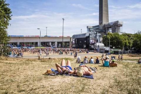 Illustration picture shows people enjoying the sun, on the first day of the 7th edition of the Ronquieres Festival music festival in Ronquieres, Saturday 04 August 2018. This year s edition of the festival takes place on 4 and 5 August.  HATIMxKAGHAT 05397600