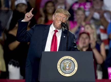 News Themen der Woche News Bilder des Tages August 04, 2018 - Lewis Center, Ohio, U.S. - DONALD TRUMP speaks at Oletangy Orange High School to bolster support for Troy Balderson, the Republican candidate in the August 7 special election in Ohio s 12th Congressional District. Lewis Center U.S. - ZUMAce6_ 20180804_zaf_ce6_024 Copyright: xBrianxCahnx