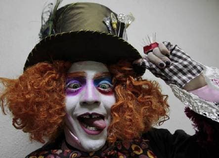 Bilder des Tages News Akko Salvaltierra poses with his Mad Hatter costume during the National Cosplay Contest (CNC), a disputed championship in which fifteen players selected from different parts of the country will put try their costumes, and their love, for this subculture of Japanese origin, in Mexico City, Mexico, on 5 August 2018. The cosplay , passage to an alternate reality full of talent in Mexico !ACHTUNG: NUR REDAKTIONELLE NUTZUNG!  Copyright: xMarioxGuzmánx MEX20 20180806-636691195289555000