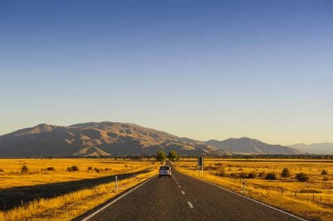 Autobahn auf dem Weg nach Twizel, Südinsel, Neuseeland, Ozeanien Copyright: imageBROKER/MichaelxRunkel iblrun04725058.jpg