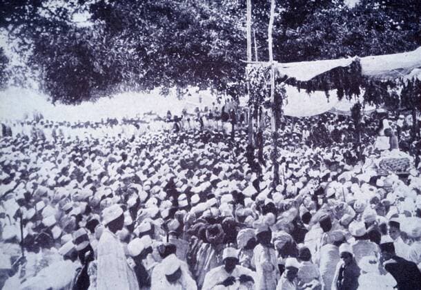 IMAGO ICONS: Mahatma Gandhi Scenes during Mahatma Gandhi’s famous Salt March. This march on foot to the sea coast at Dandi, on the eve of the Salt Satyagraha, 1930. This peaceful resistance was part of Gandhi s Non-violent opposition to British rule in India WorldxHistoryxArchive 917_05_WHA_094_0979