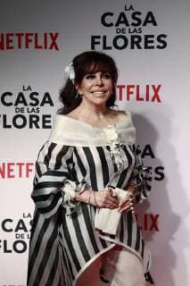 Mexican actress Veronica Castro poses during the red carpet of the presentation of the new Netflix series La Casa de las Flores (The House of the flowers), in Mexico City, Mexico, 08 August 2018. The premier of the Mexican production, created by director Manolo Caro and which addresses topics such as homosexuality and the recreational use of marijuana, will be on 10 August on the Netflix platform. Red carpet of the Netflix Mexican series La Casa de las Flores !ACHTUNG: NUR REDAKTIONELLE NUTZUNG!  Copyright: xJosexMendezx CMX01 20180809-636693931208348122