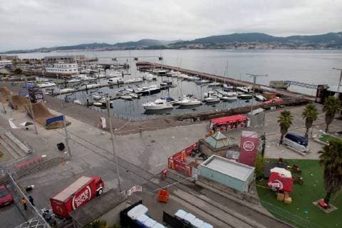 General view of the wooden gateway (C,up) which collapsed during a concert in Vigo, northwestern Spain, 13 August 2018. Some 300 people were wounded in the accident happened last night during a music concert held as part of O Marisquino Festival. A wooden gateway collapses during a concert in Vigo !ACHTUNG: NUR REDAKTIONELLE NUTZUNG!  Copyright: xSalvadorxSasx GRAF5333 20180813-636697532826441616