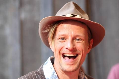 Lichtburg Essen Deutschlandpremiere von GUNDERMANN 13.08.2018 in der Lichtburg Essen. Alexander Scheer. Deutschlandpremiere von GUNDERMANN 13.08.2018 in der Lichtburg Essen, in Anwesenheit von Andreas Dresen, Laila Stieler, Alexander Scheer, Anna Unterberge und Axel Prahl. Im Anschluss an die Filmpremiere spielen Dresen & Band mit Alexander Scheer live im Kino. Foto:fsa_stiefel Eibner Copyright: xEIBNER UdoxStiefelx EP_USL