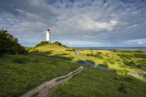 Leuchturm von Hiddensee in Abendstimmung, Deutschland, Mecklenburg-Vorpommern, Hiddensee lighthouse Hiddensee in evening mood, Germany, Mecklenburg-Western Pomerania, Hiddensee BLWS489643 Copyright: xblickwinkel F.xHerrmannx