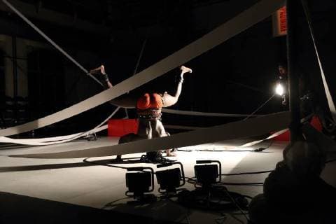 Pape Ibrahima Ndiaye a.k.a. Kaolack und Nora Chipaumire, v.l., während der Fotoprobe für die Tanzperformance portrait of myself as my father im Rahmen des Festivals Tanz im August in den Sophiensaelen in Berlin, 14. August 2018. Premiere ist am 15. August 2018. Künstlerische Leitung, Konzept und Choreografie Nora Chipaumire. Festival Tanz im August portrait of myself as my father