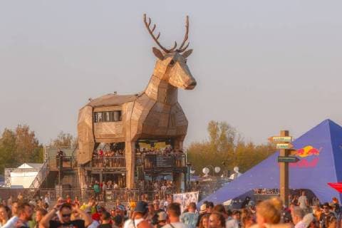 News Themen der Woche KW33 News Bilder des Tages Das Highfield 2018 hat begonnen und lockt 35000 Besucher an den Störmthaler See bei Leipzig. *** The Highfield 2018 has started and attracts 35,000 visitors to the Störmthaler See near Leipzig