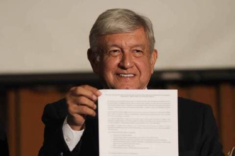 August 17, 2018 - EUM20180817POL04.JPG.CIUDAD DE MEXICO, Transicion Transicion-Presidencia.- El presidente electo, Andres Manuel Lopez Obrador, durante conferencia de prensa para presentar los dictamenes tecnicos del nuevo aeropuerto Internacional de la Ciudad de Mexico (NAICM), este 17 de agosto de 2018. Foto: Agencia EL UNIVERSAL MAR. Copyright: xJuanxCarlosxReyesx