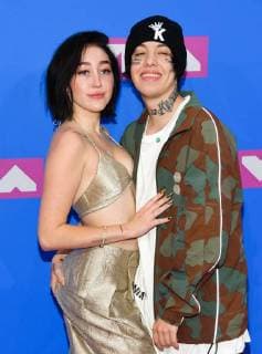 Noah Cyrus and Lil Xan arriving at the MTV Video Music Awards press room in New York City - Aug 20, 2018 - MTV Video Music Awards 2018, New York City New York United States Radio City Music Hall  Copyright: xOConnorx h_00537610