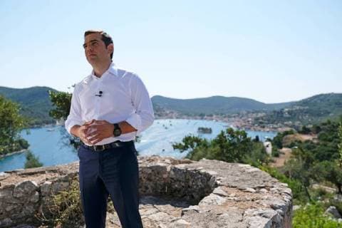 News Themen der Woche KW34 News Bilder des Tages Handout of the PM Press office: Visit and speech of Greek Prime Minister Alexis Tsipras on Ithaka on August 21, 2018 Handout of the PM Press office: Visit and speech of Greek Prime Minister Alexis Tsipras on Ithaka on August 21, 2018