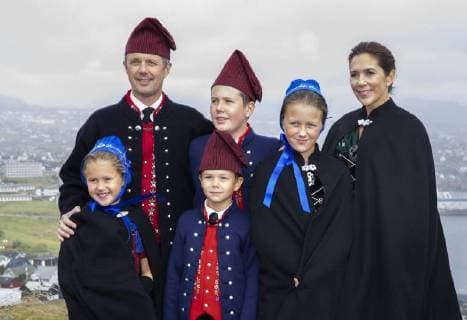 Entertainment Bilder der Woche KW34 Entertainment Bilder des Tages 23-08-2018 Faroer 1st day of the 4 day visit of Prince Frederik and Princess Mary and Prince Christian and Princess Isabella and Prince Vincent and Princess Josephine to the Faeroer islands in Denmark. Visiting Bursatangi, the rowing club Knorrur, the government buildings on Tinganes, reception by Torshavn’s mayor Annika Olsen, and Mr. Jacob Horn Nielsen, The School at Argjahamri, the residence hall Finsen.  Copyright: xPPE NIEBOERx