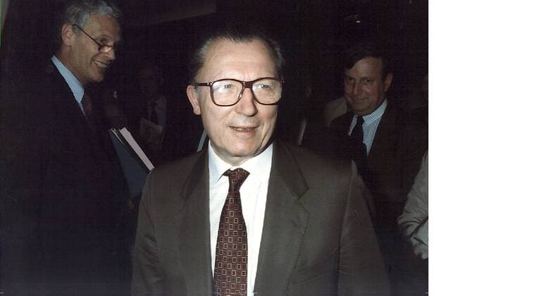 BRUSSELS --19910729-- EEC COUNCIL CHAIRMAN VAN DEN BROECK AND COMMON MARKET PRESIDENT JACQUES DELORS. .JEP WST BELGA.  x317032x