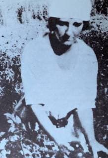 Golda Meir in the fields at Kibbutz Merhavia (1920s). Golda Meir 1898-1978 was Prime Minister of Israel 1969-74. 917_05_WHA_096_0377