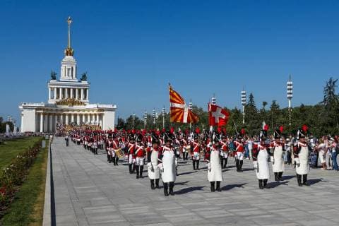MOSCOW, RUSSIA - AUGUST 25, 2018: Members of the Vieux Grenadiers of Geneva company participating in the 2018 Spasskaya Tower International Military Music Festival, parade the VDNKh Exhibition Centre area in northeastern Moscow. Stanislav Krasilnikov TASS  TS08DF8D